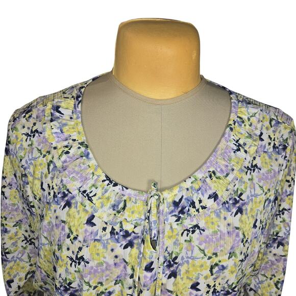 Emaline Woman Petite 2X Top Floral Blouse Micro Pleats Flowy Casual Career New - Picture 3 of 13
